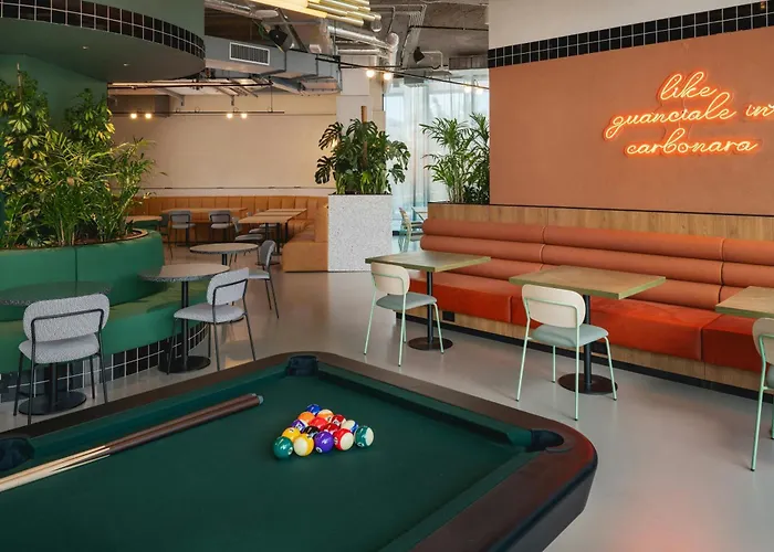 The Social Hub Otel 4*